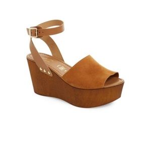 Seychelles Forward Wooden Wedges